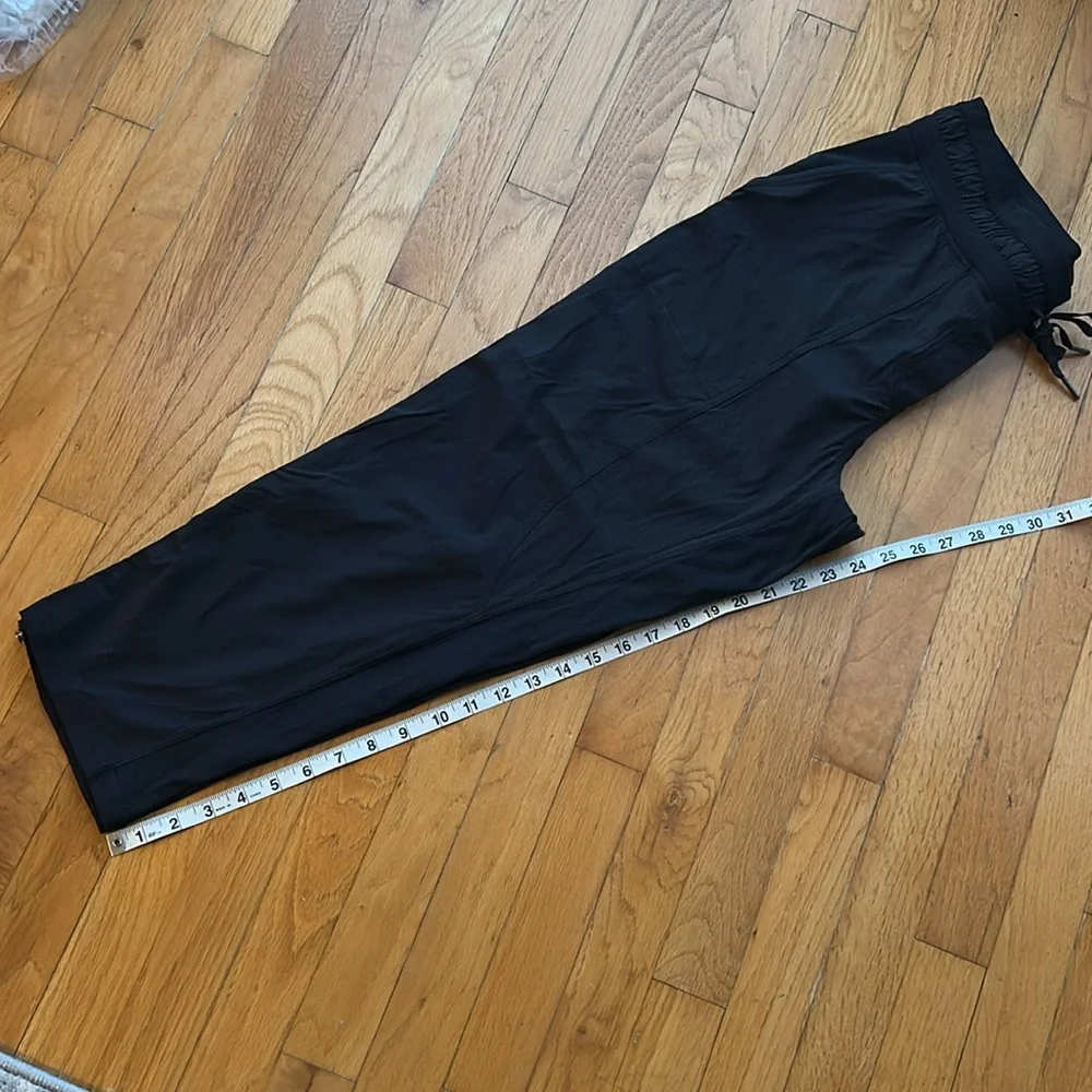 Lululemon Dance Studio MR Crop